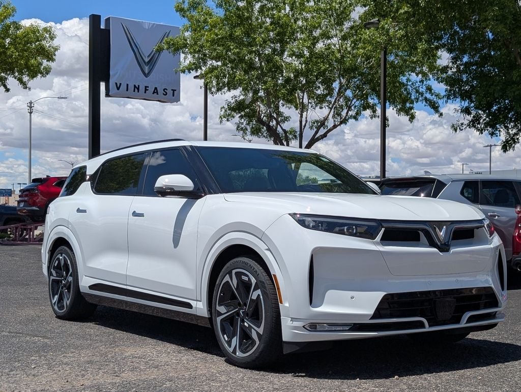 2024 VinFast VF 9 PLUS