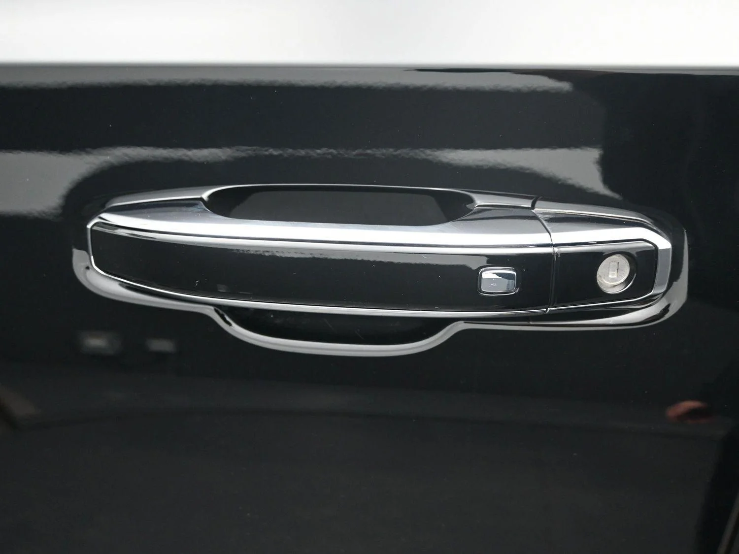 2026 Chevrolet Suburban Premier - Photo 22