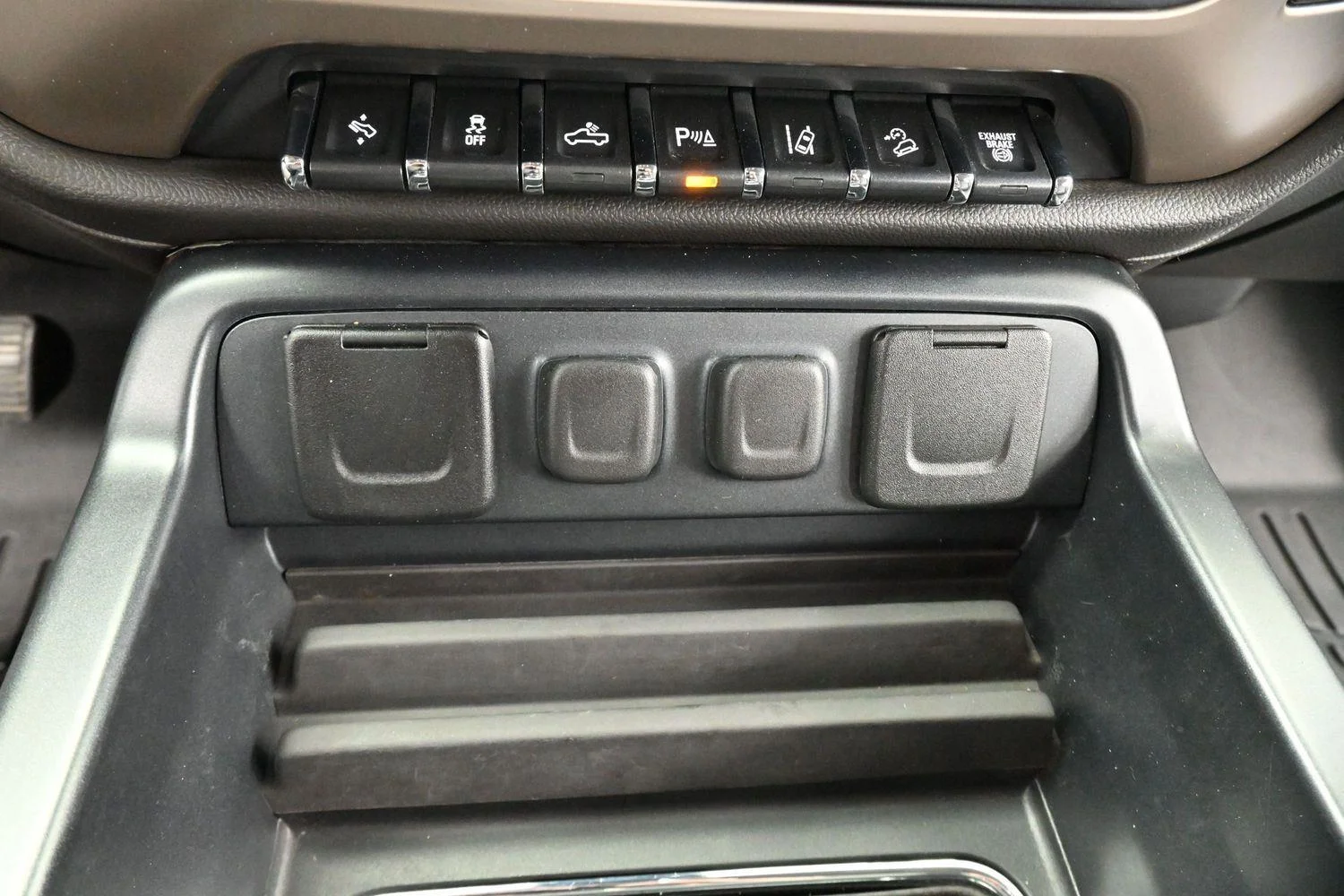 Used 2017 DARK SLATE METALLIC GMC Denali image 27