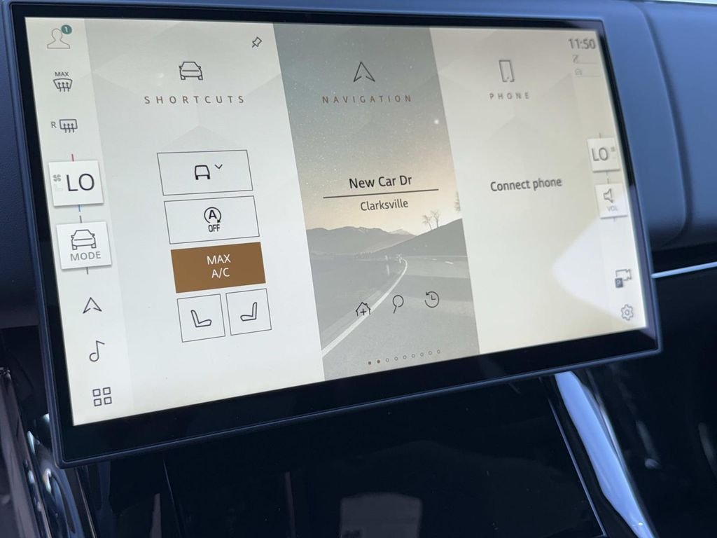 New 2026 Fuji White Land Rover Dynamic SE image 3