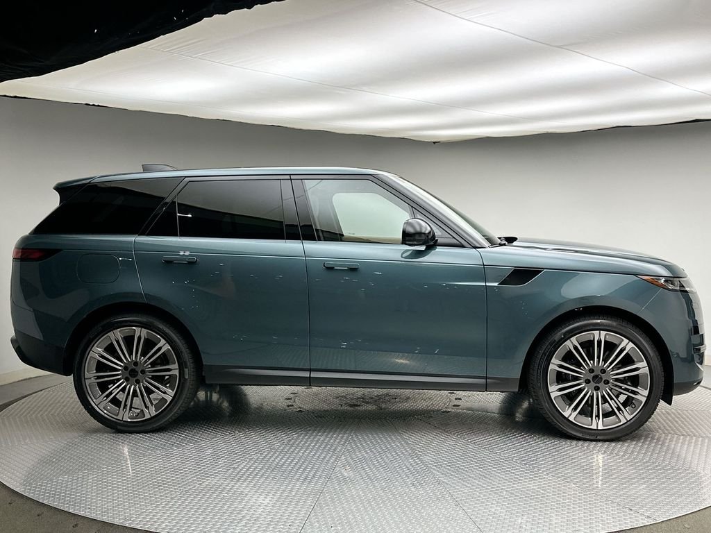 New 2026 Giola Green Land Rover SE image 4
