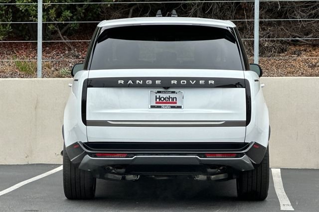 New 2026 Ostuni Pearl White Land Rover SE image 4