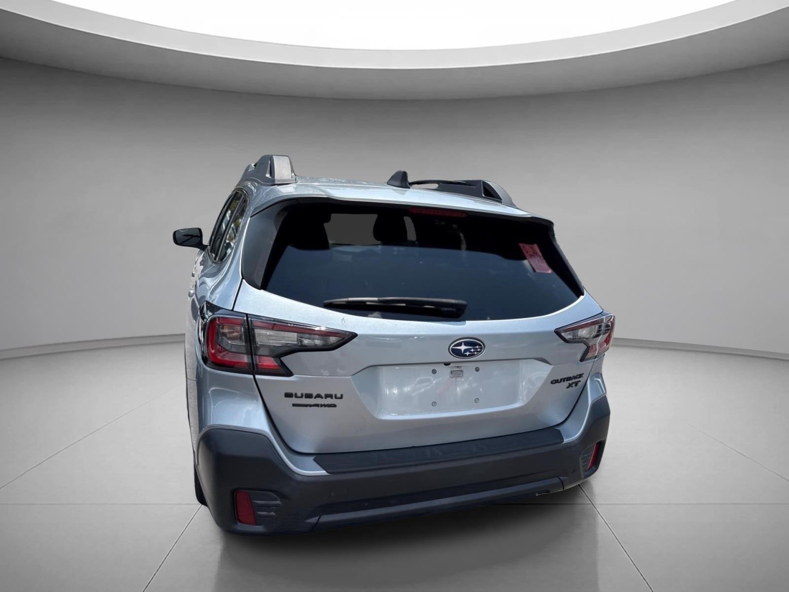 Used 2022 Ice Silver Metallic Subaru Onyx Edition XT image 11