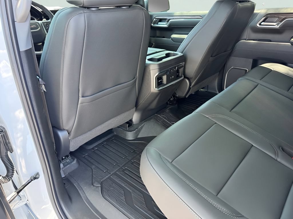 2026 GMC Sierra 1500 SLT - Photo 11