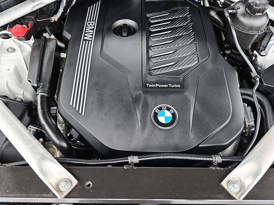 Used 2021 Alpine White BMW xDrive40i image 37