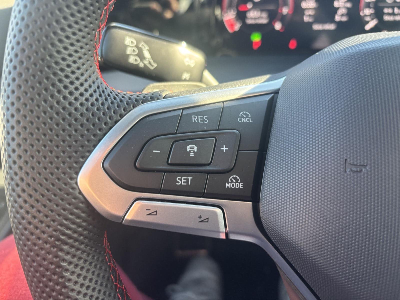 2026 Volkswagen Golf GTI SE - Photo 17