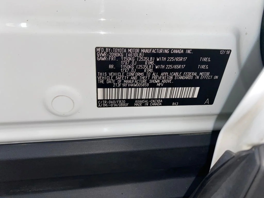 Used 2019 White Toyota LE image 25