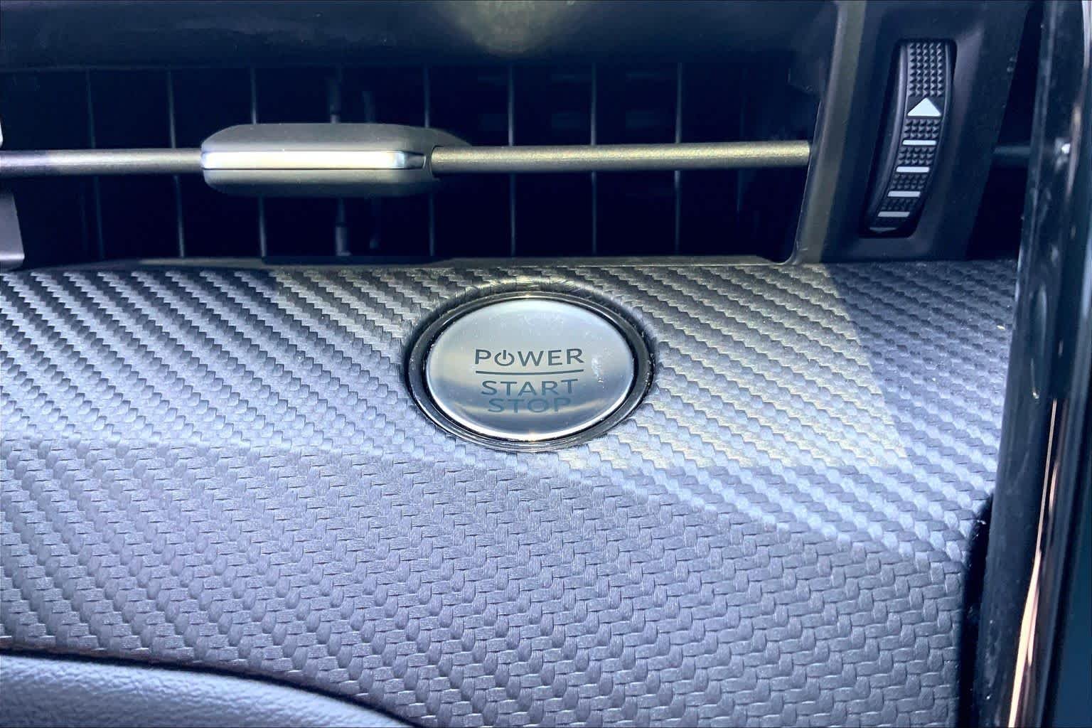 Used 2024 Glacier Gray Metallic Ford Premium image 30