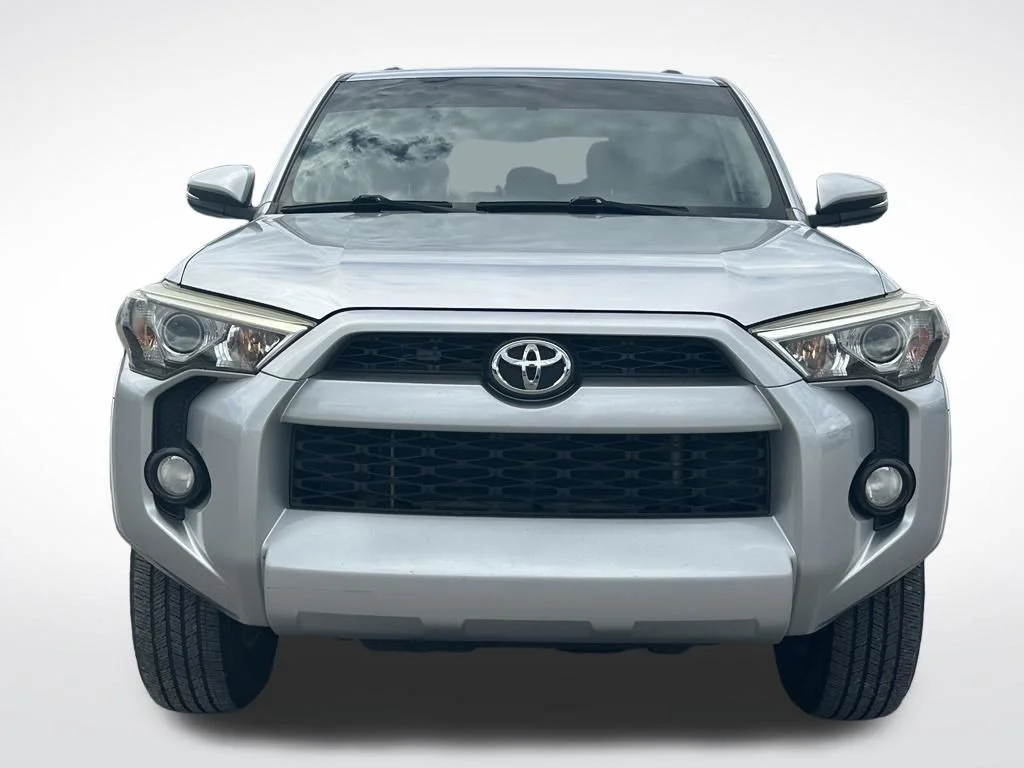 Used 2019 Silver Toyota SR5 Premium image 9