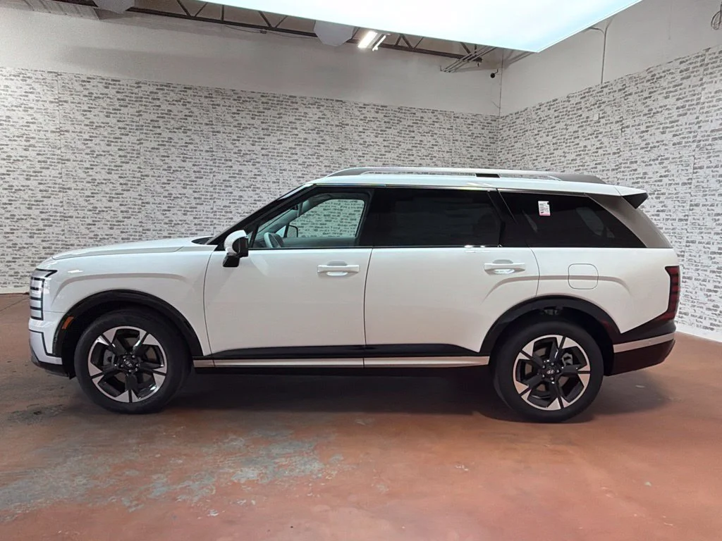 New 2027 Creamy White Pearl Hyundai SEL image 4