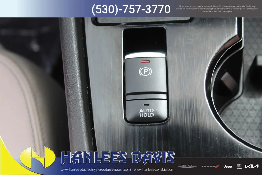 Used 2021 White Nissan SV image 21