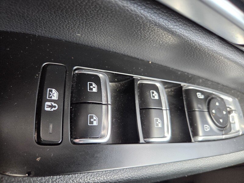 Used 2025 Black Kia SX image 19