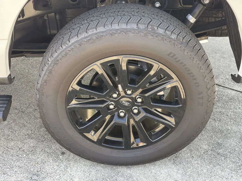 New 2025 Star White Metallic Tri-Coat Ford Platinum® image 9