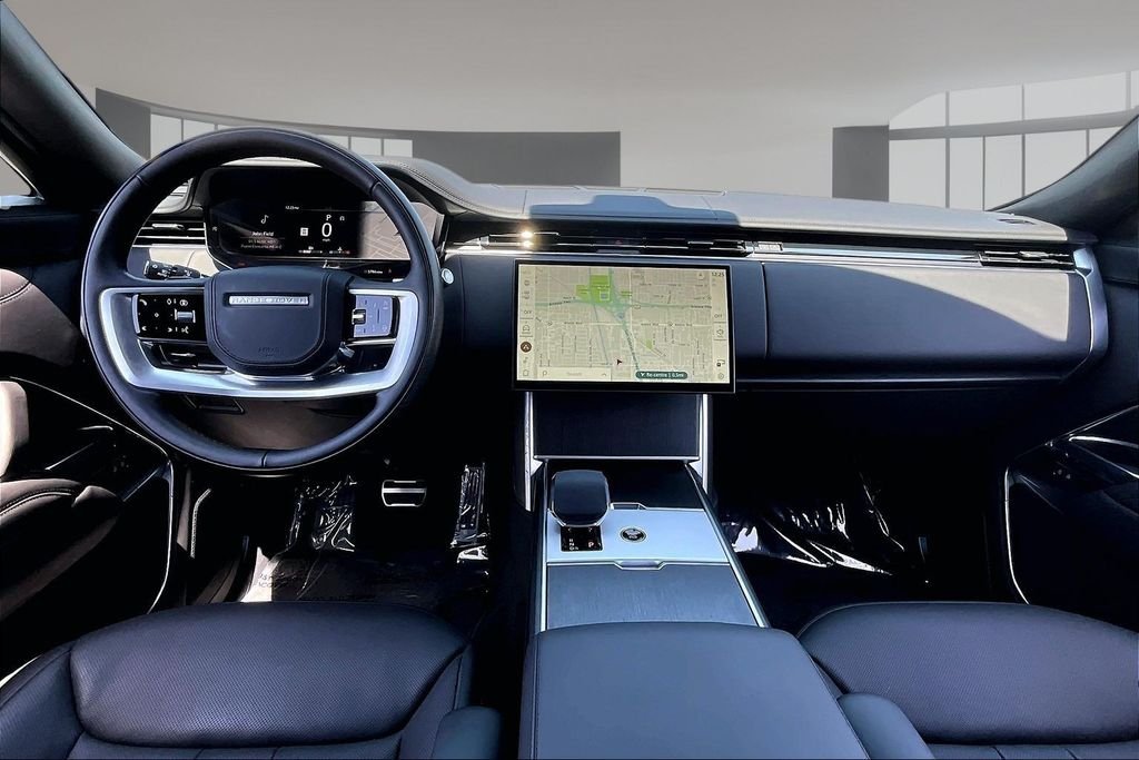 Used 2026 Varesine Blue Metallic Land Rover SE image 7