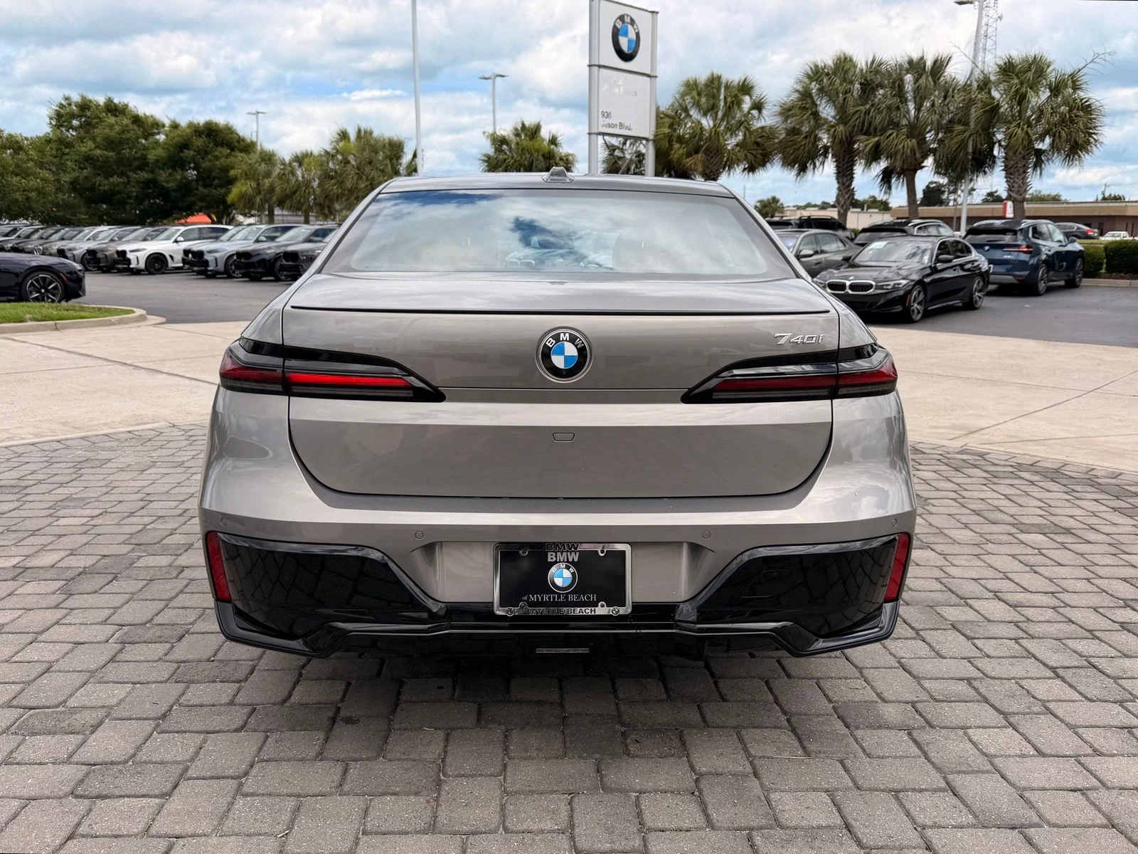 Certified Used 2023 Oxide Grey Met BMW 740i image 10