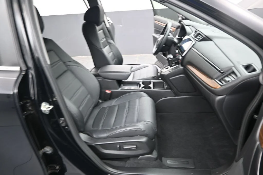 Used 2020 Crystal Black Pearl Honda EX-L image 25