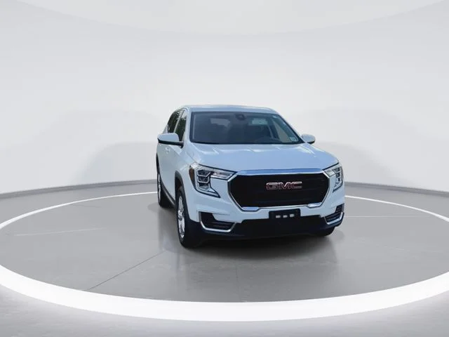 Used 2024 White GMC SLE image 3