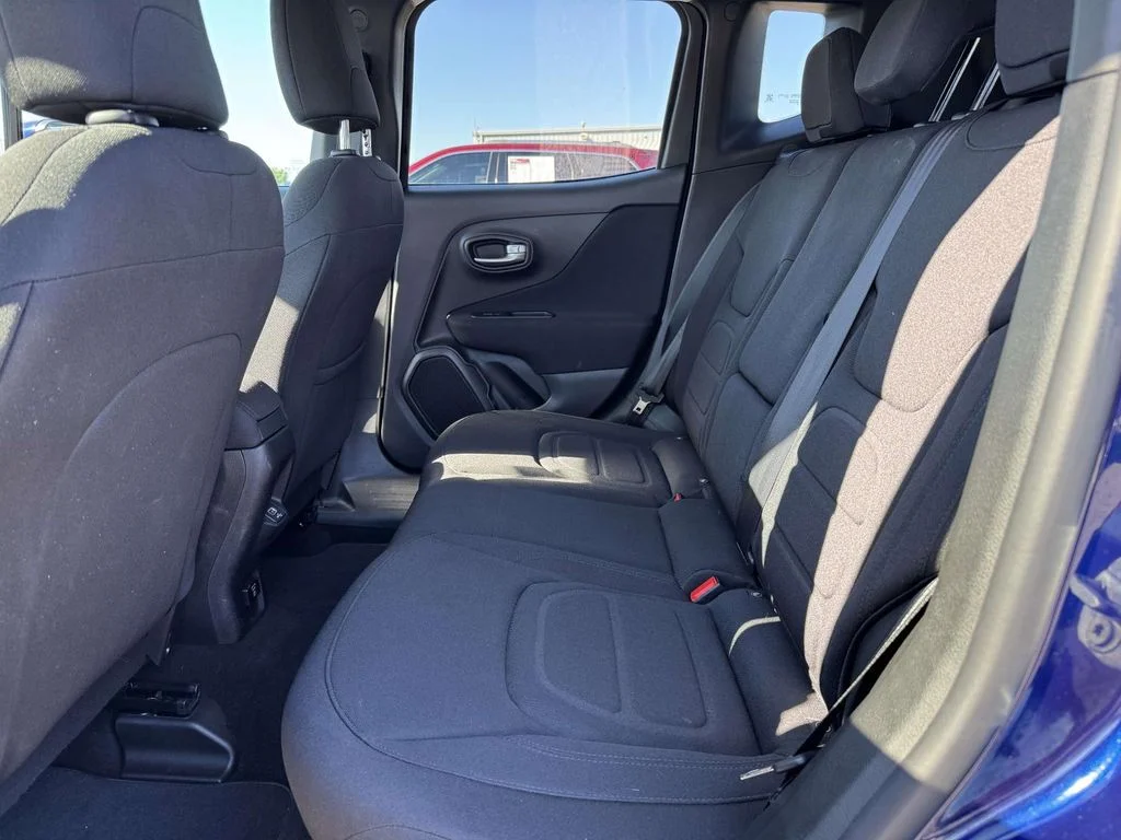 Used 2019 Blue Jeep Latitude image 15
