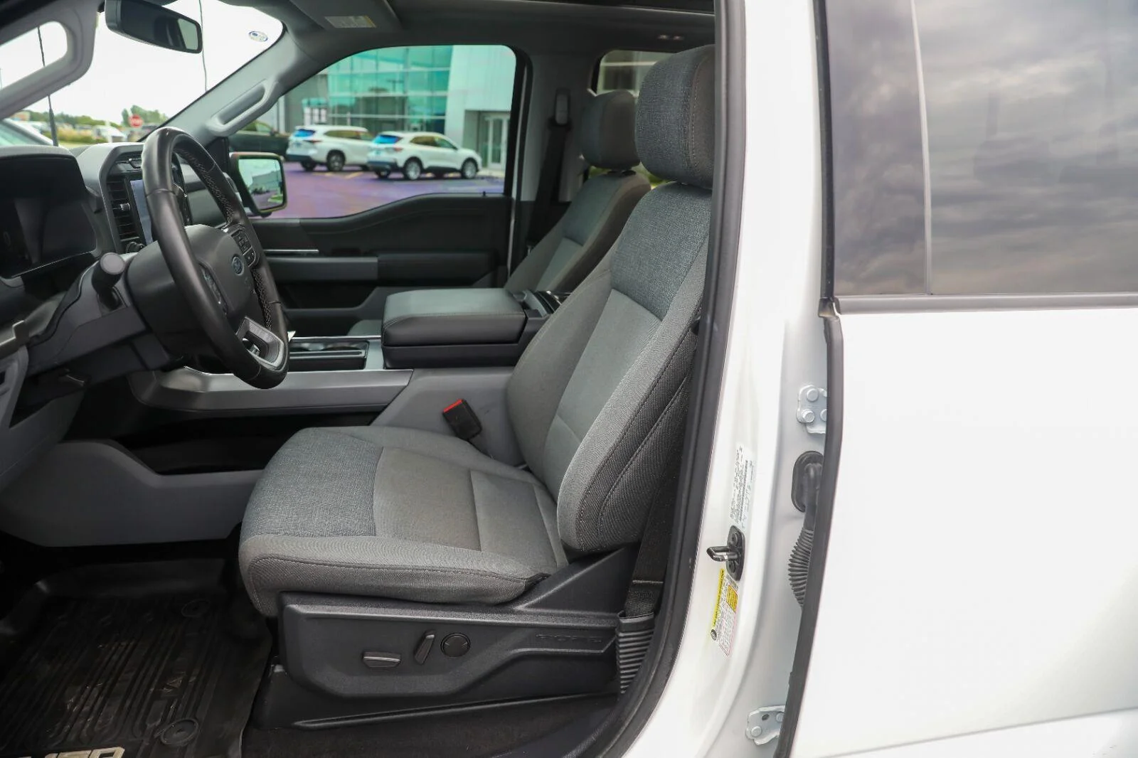 Certified Used 2024 Oxford White Ford XLT image 3