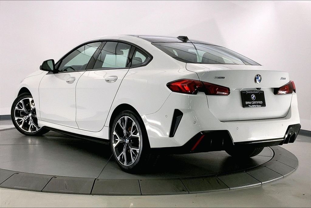 Used 2025 Alpine White BMW  image 10