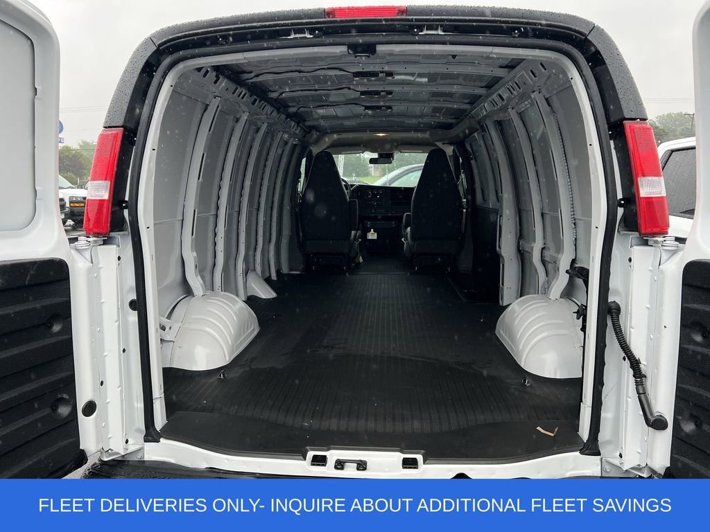 2025 Chevrolet Express Cargo Work Van - Photo 6
