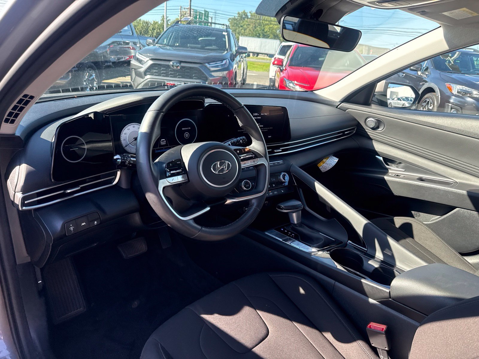 Used 2023 Silver Hyundai SEL image 9