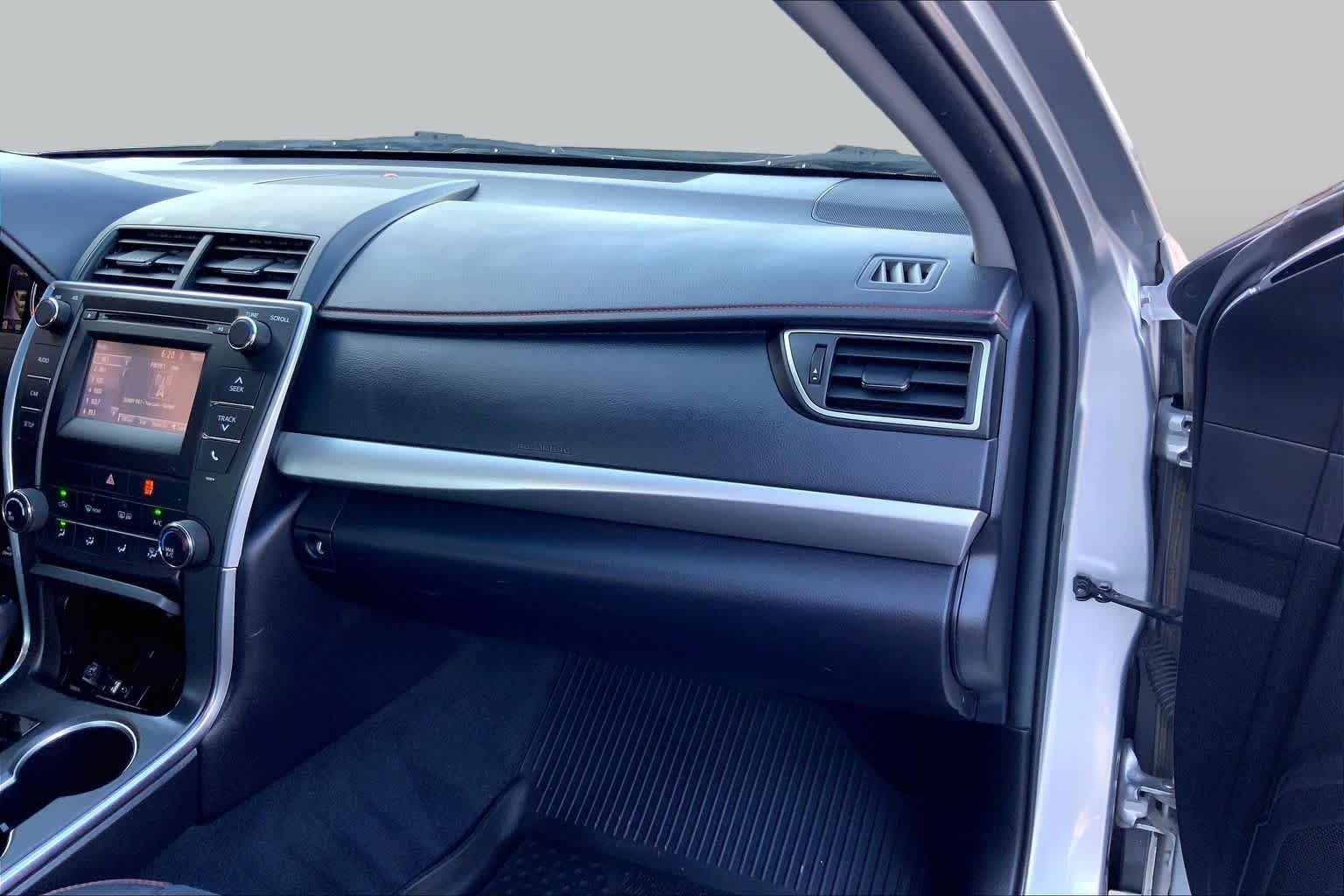Used 2016 Celestial Silver Metallic Toyota SE image 18