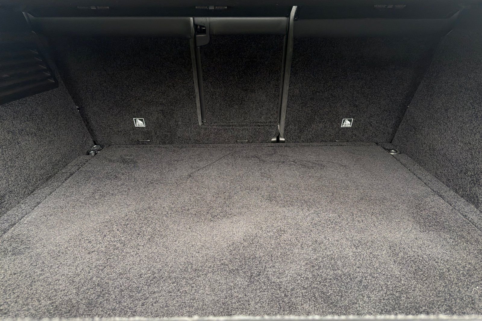 Used 2020  Land Rover SWB image 18
