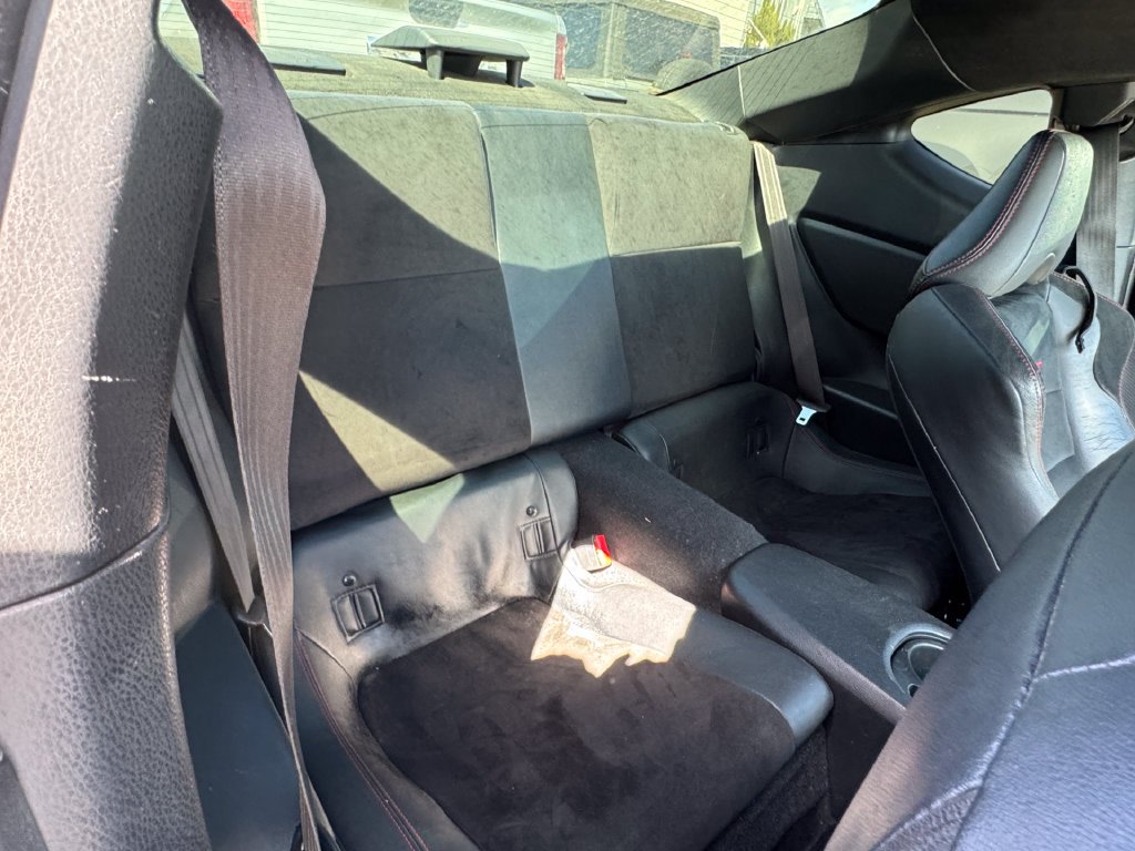Used 2017 White Subaru Limited image 10