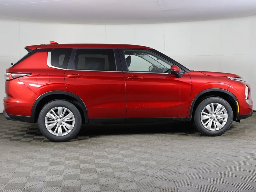 New 2026 Red Mitsubishi ES image 18