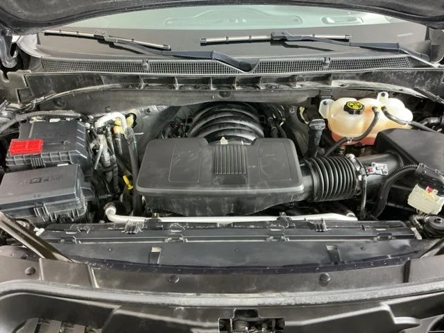 Used 2023  GMC SLT image 29