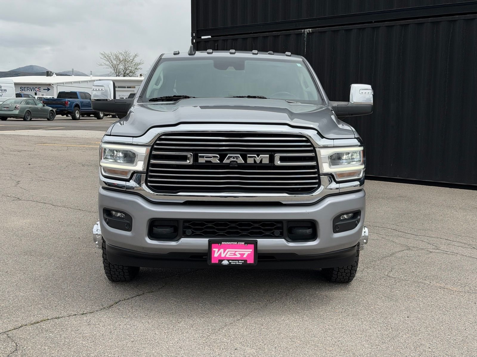 View vehicle photo 2