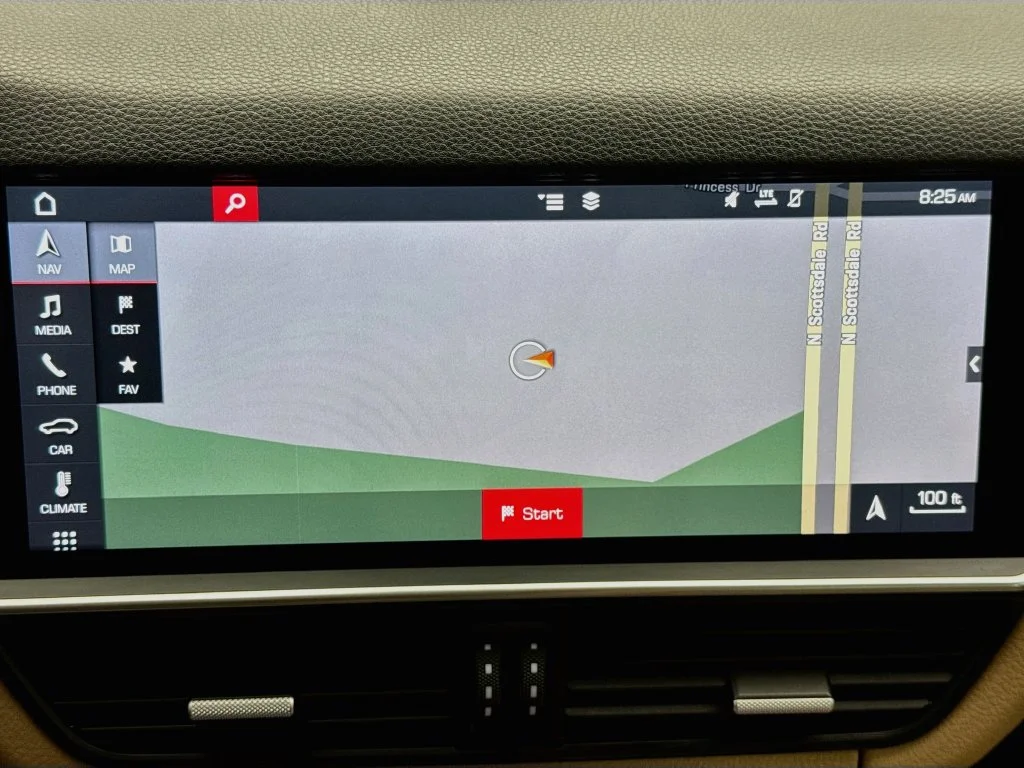 Used 2019  Porsche Base image 14