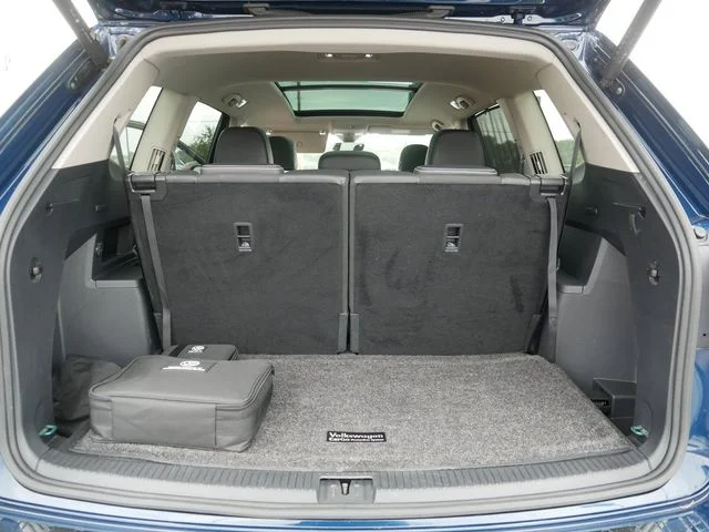 Used 2023 Blue Metallic Volkswagen SEL image 18