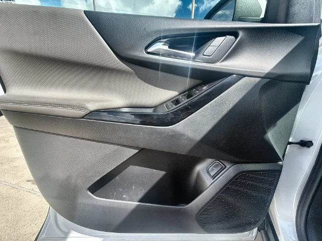 Certified Used 2025 Summit White Chevrolet LT image 21