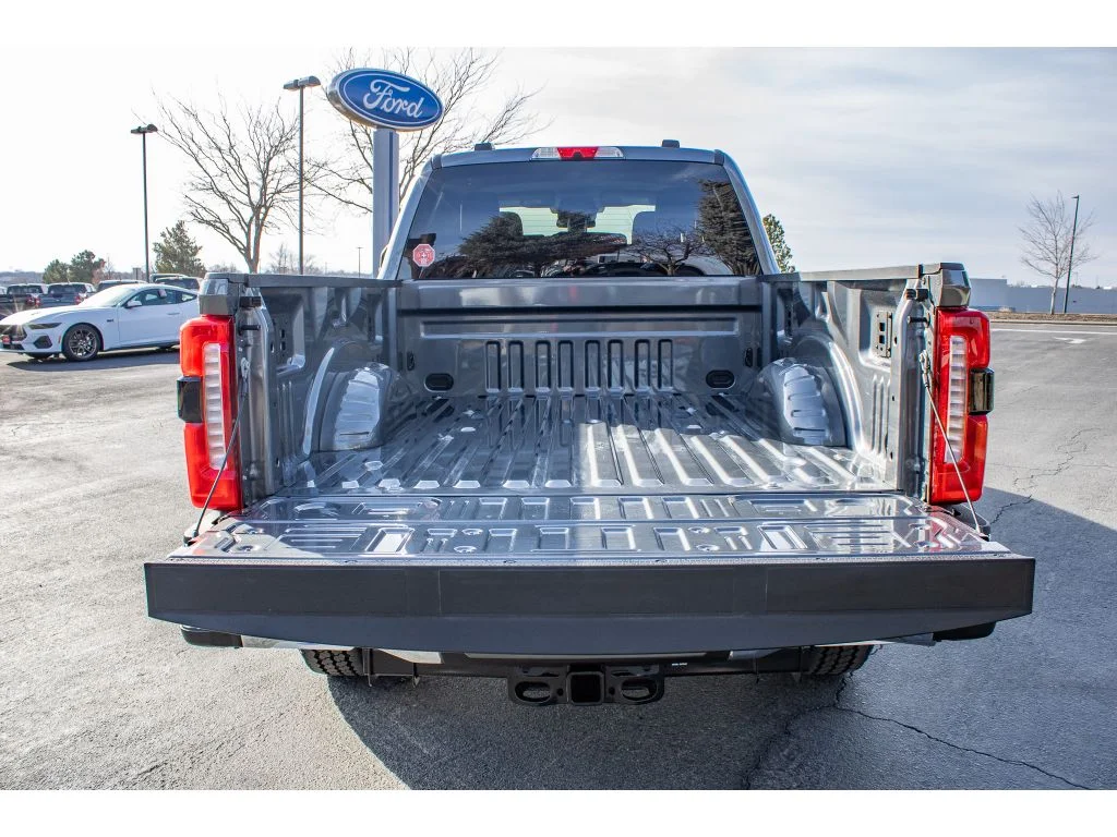 New 2026 Carbonized Gray Metallic Ford XLT image 11