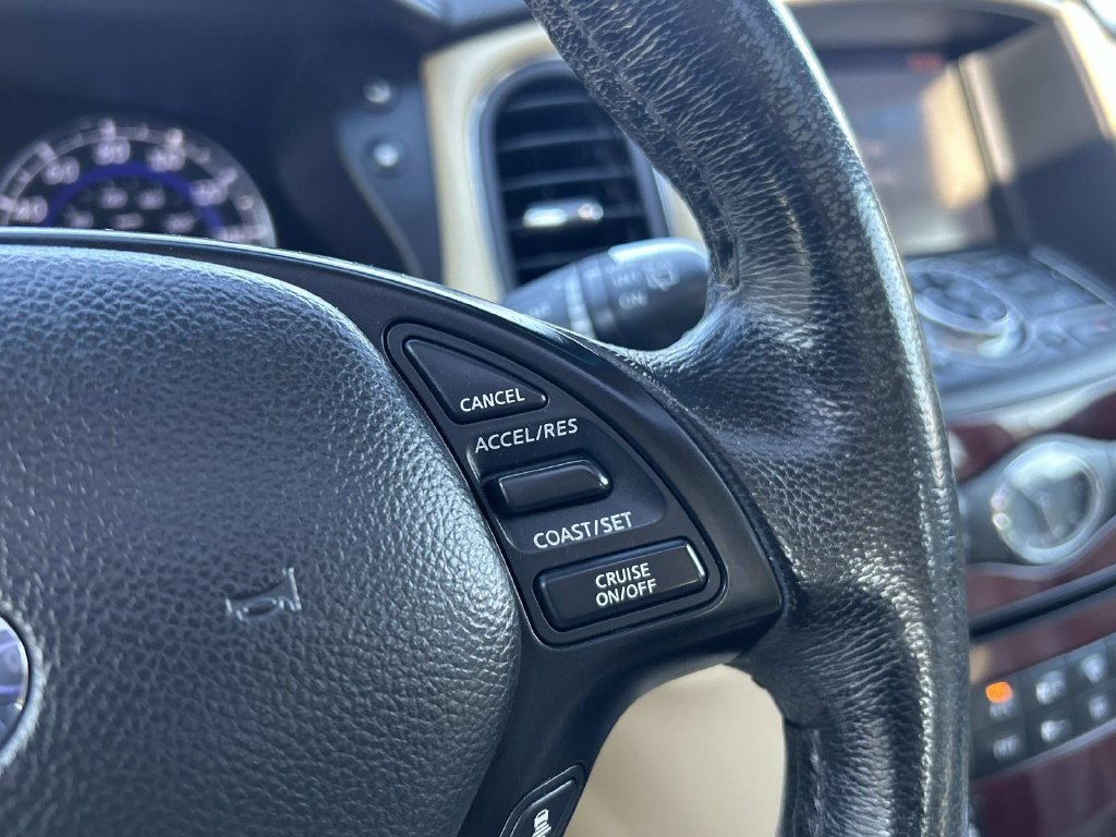Used 2017 Black INFINITI Base image 22