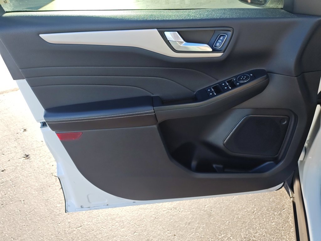 Used 2022 White Ford SEL image 12