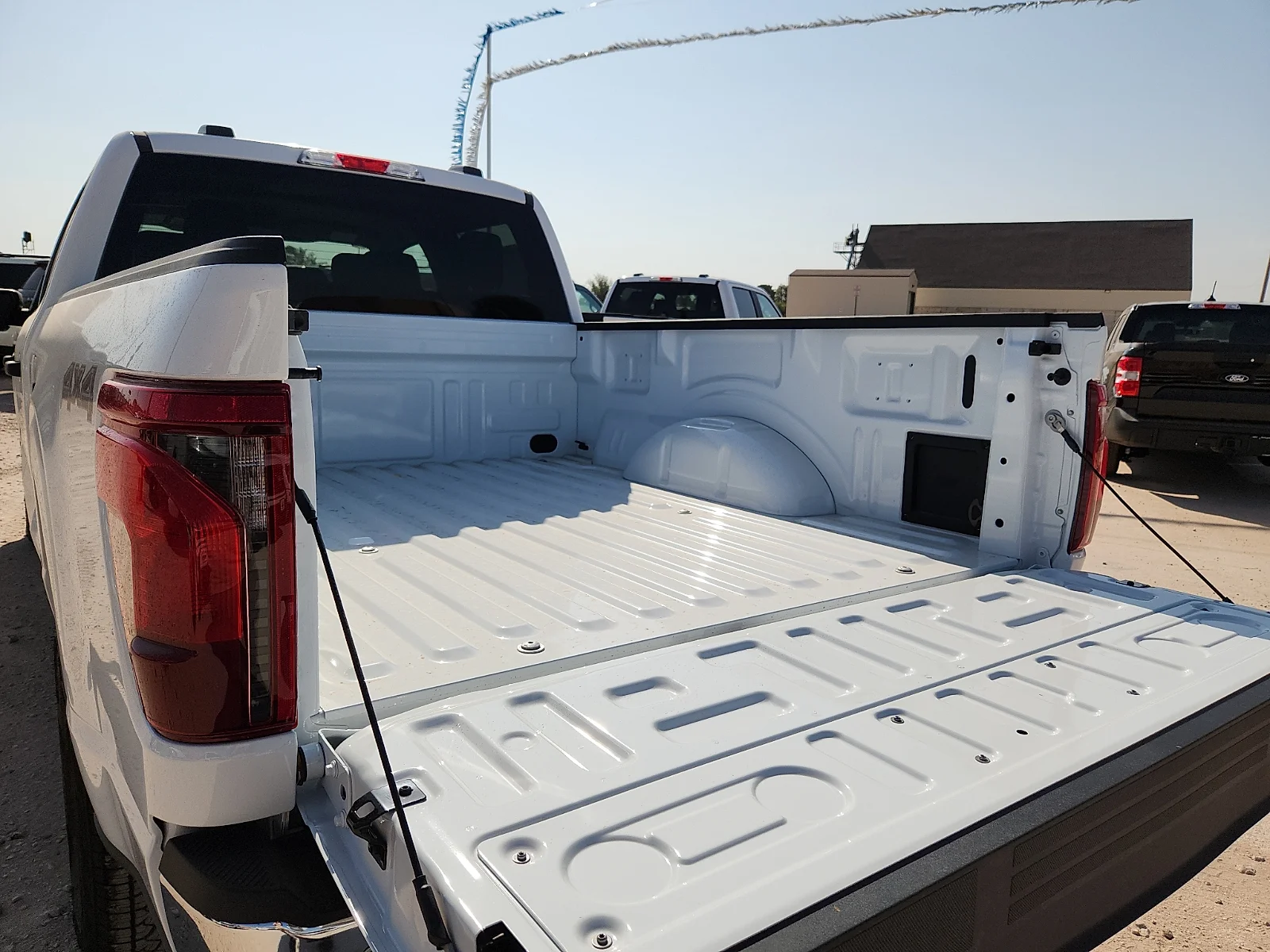New 2026 Oxford White Ford XL image 12