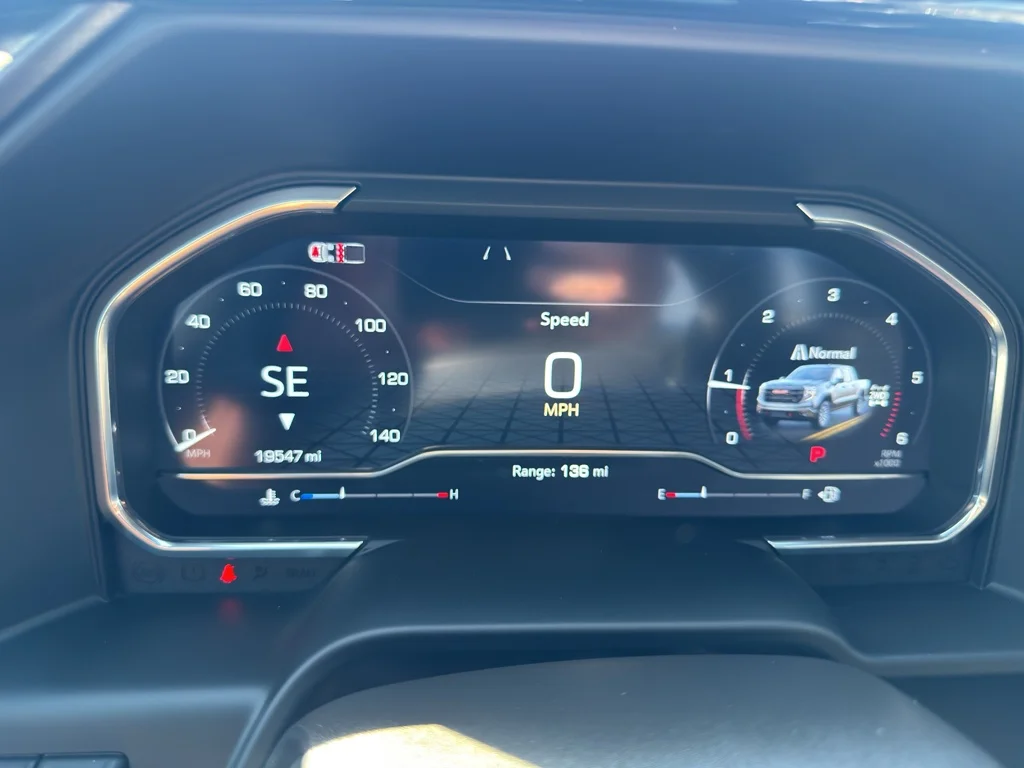 Used 2025 Summit White GMC AT4 image 32