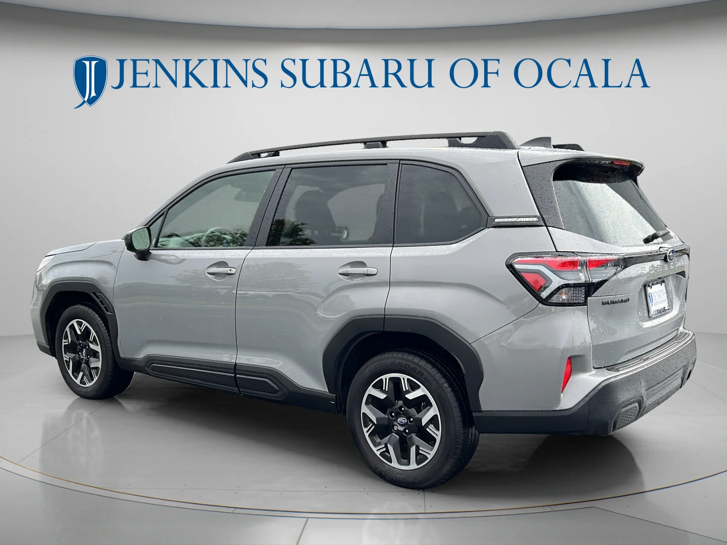 Used 2025 River Rock Pearl Subaru Premium image 5