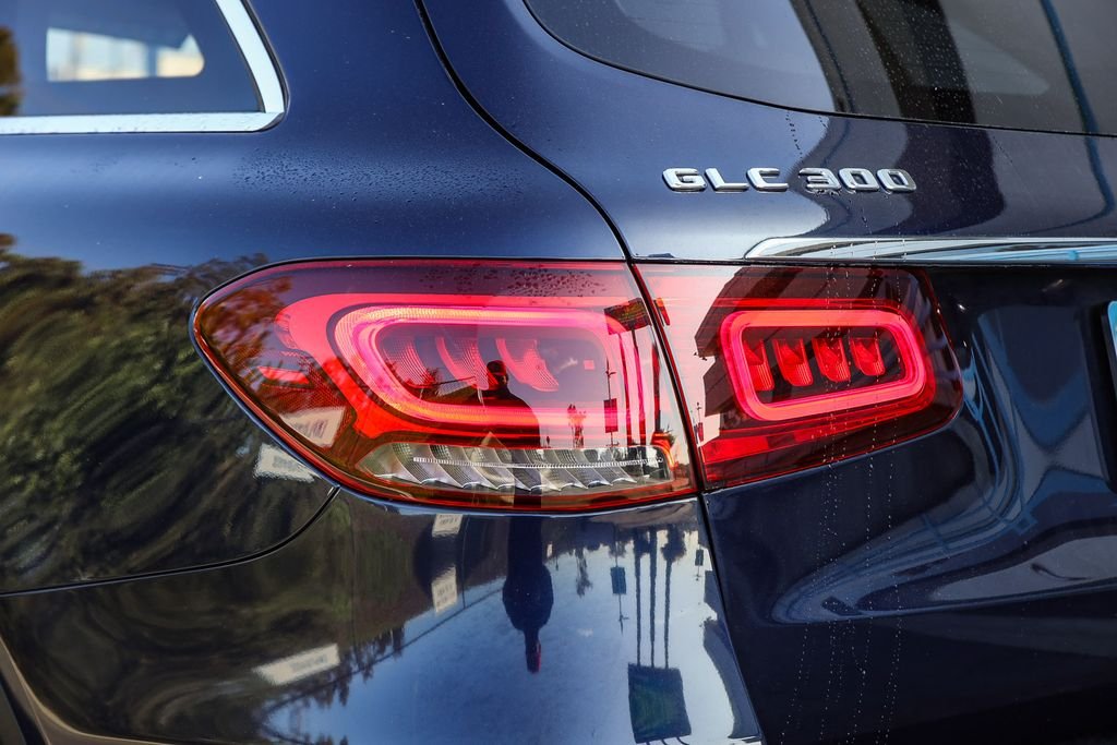 Used 2022 Starling Blue Metallic Mercedes-Benz GLC 300 image 8