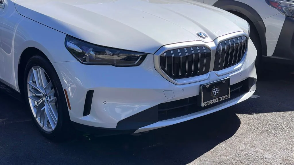 Used 2025 Mineral White Metallic BMW 530i xDrive image 2