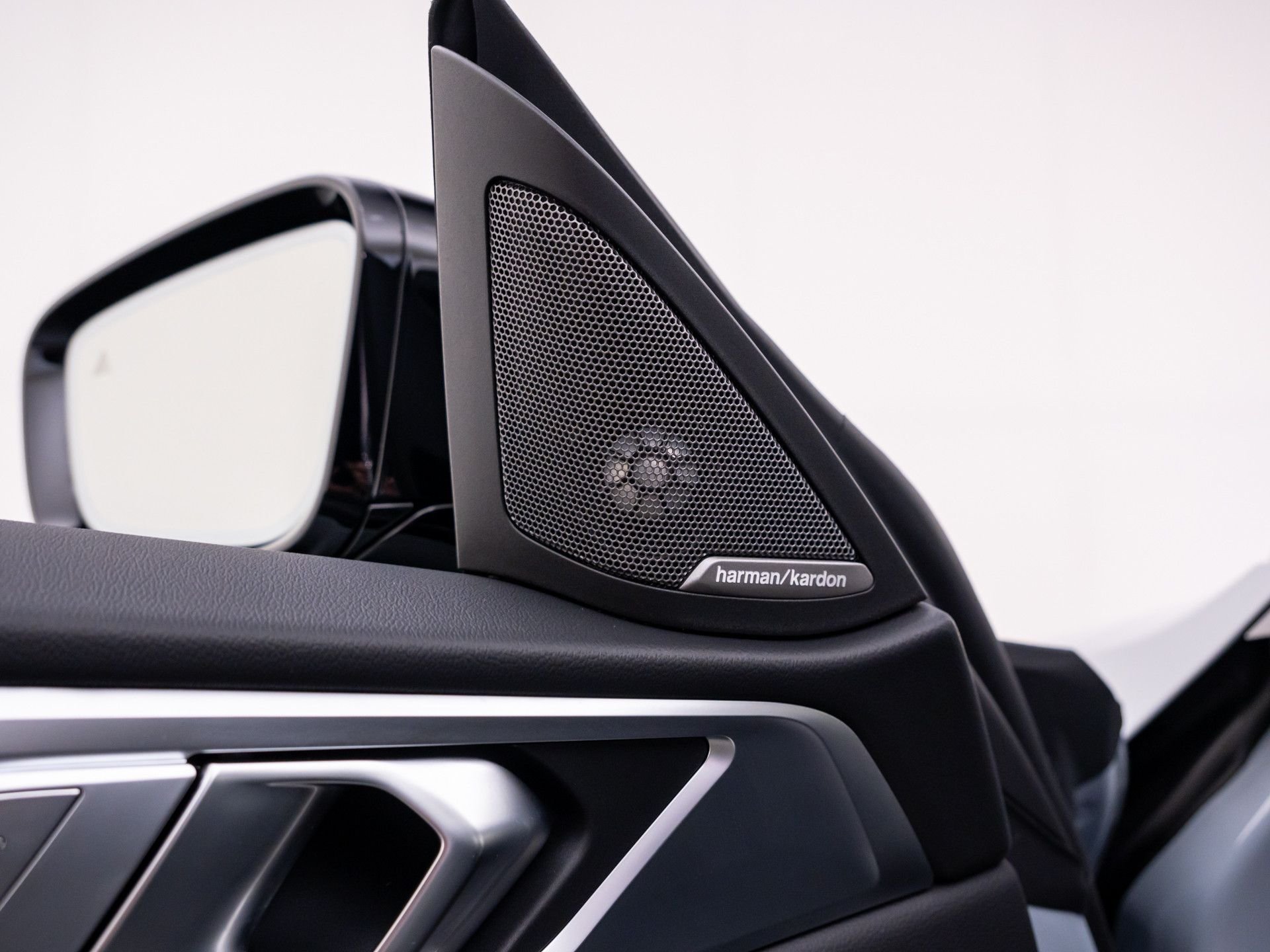 New 2026 Brooklyn Grey Metallic BMW xDrive40 image 15