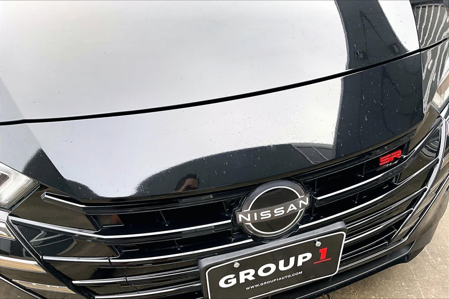Used 2025 Super Black Nissan SR image 27