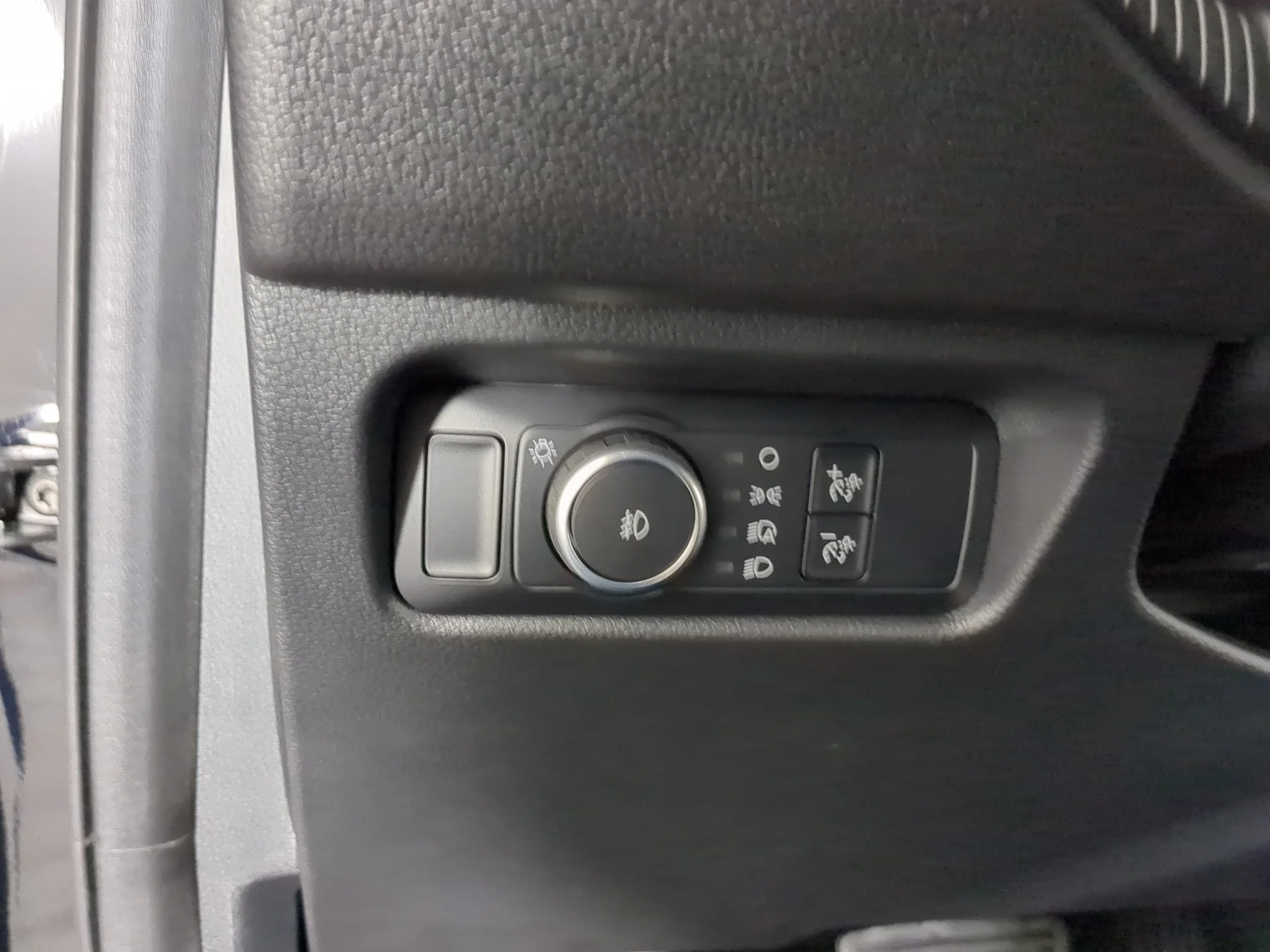 New 2026 Shadow Black Ford XLT image 27