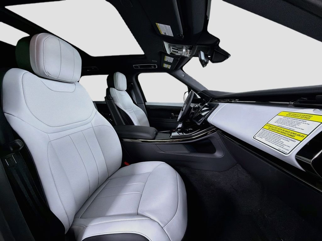 New 2026 Fuji White Land Rover Dynamic SE image 30