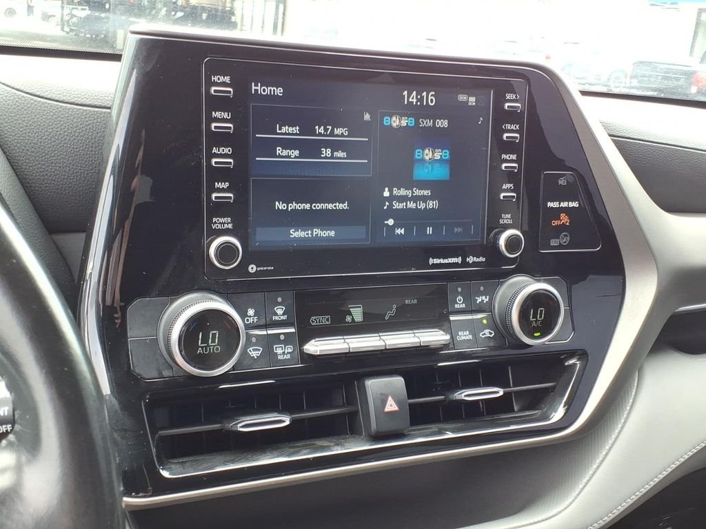 Used 2022 Midnight Black Metallic Toyota LE image 11