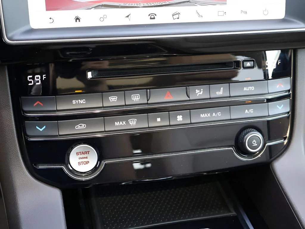 Used 2017 Red Jaguar 35t Prestige image 26