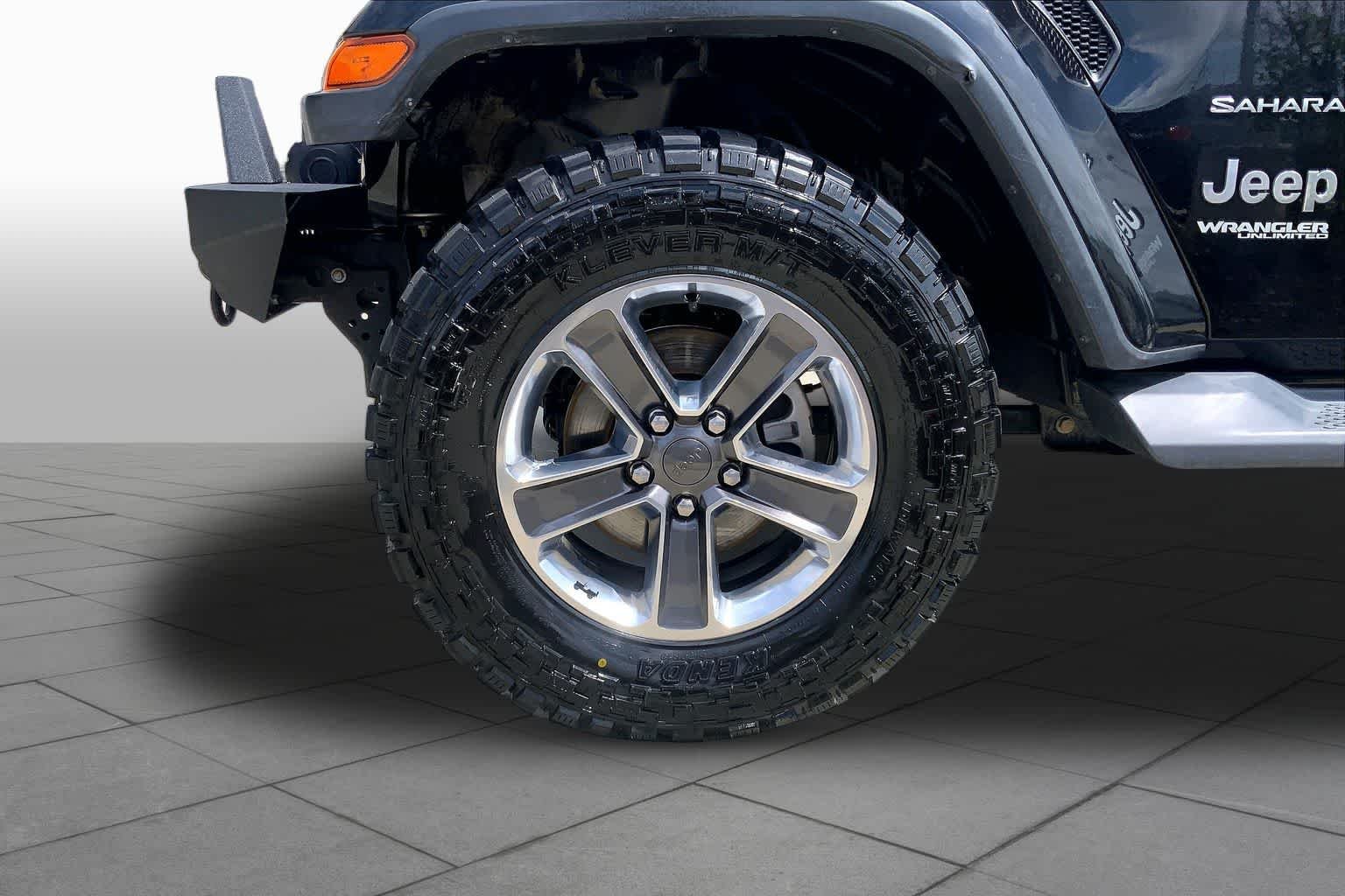 Used 2020 Black Clearcoat Jeep Sahara image 10